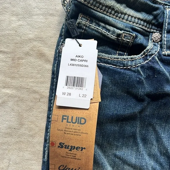 NWT Silver Aiko Mid Capri Jeans 28x22 - Picture 5 of 6